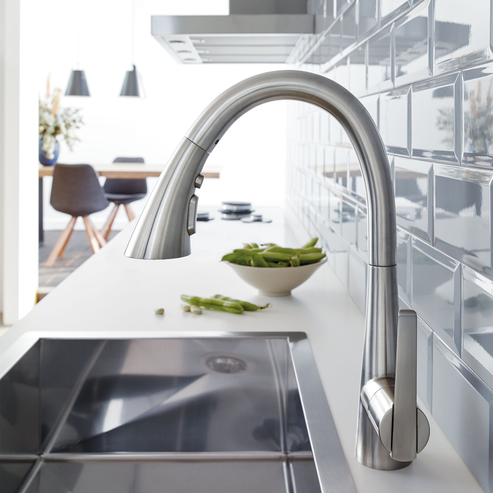 Single-Handle Pull Down Kitchen Faucet Triple Spray 1.75 GPM